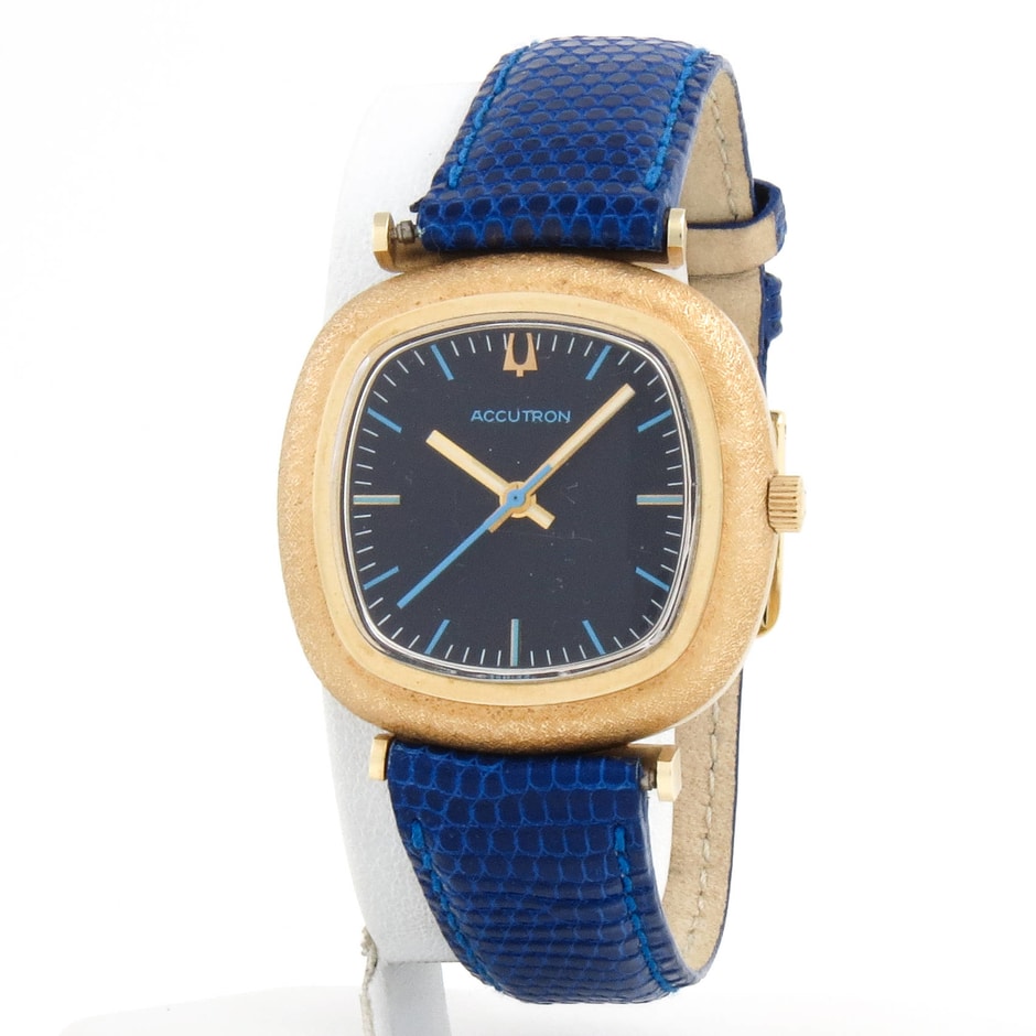 14 Karat Gold Bulova Mini Accutron Wristwatch from 1973 Antique Sage