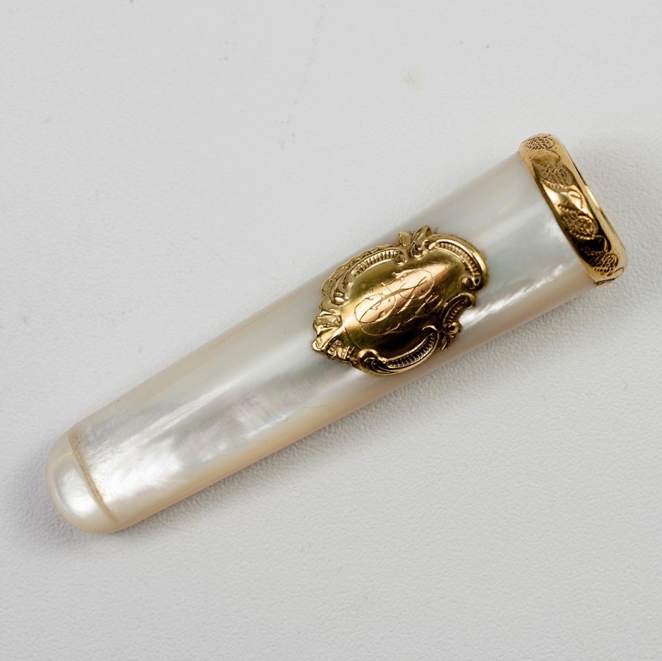 French Mother of Pearl and 18K Gold Antique Cigar Holder