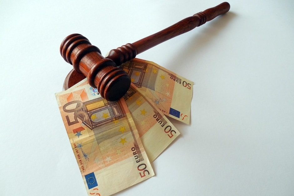 Why Did the Major Auction Houses Abandon the Art Market's Low End?