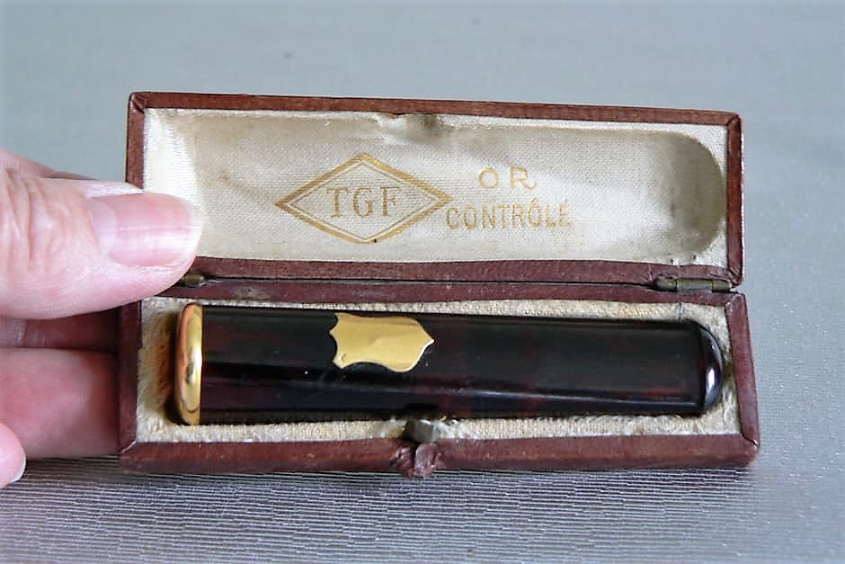 amber cigarette holder French Belle Époque Cherry Amber Cigar Holder