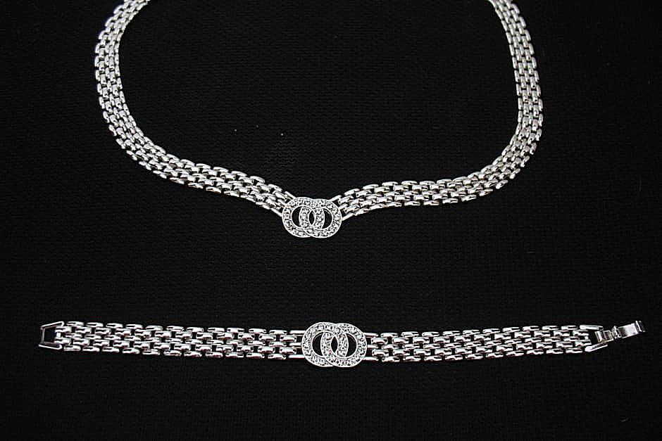 The Vintage Costume Jewelry Collecting Fad