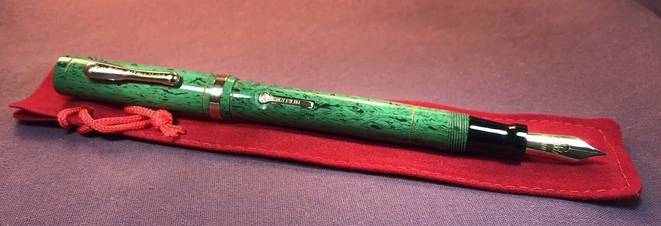 Art Deco Conklin Endura Senior Fountain Pen in Verd Green