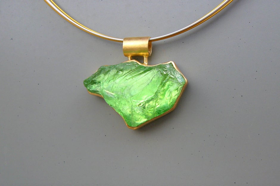 How to Buy Modern Jewelry with Return Potential